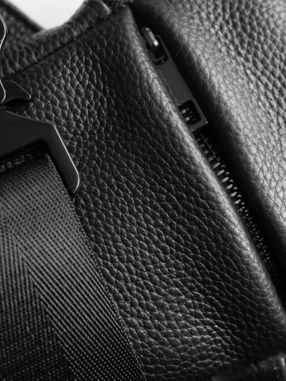NWT~Concept Global~Black~Travel Sling Bag~Leather - Picture 3 of 10